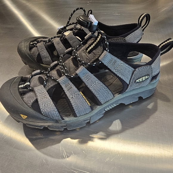 Keen Shoes Keen Womans Bike Commuter Sandals Poshmark